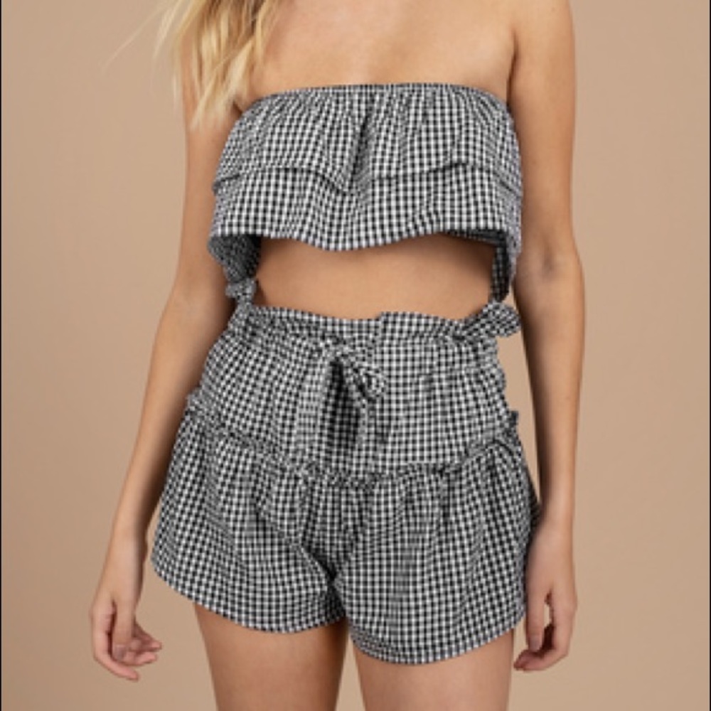 Tobi “No Pressure Strapless Crop Top